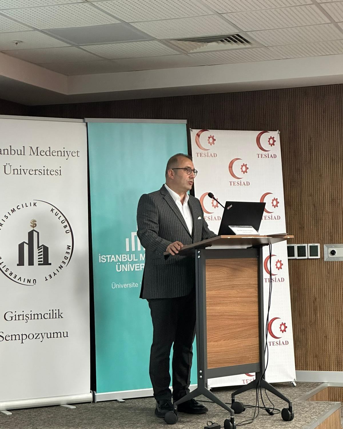 Dr. Halil İbrahim Yılmaz, İstanbul Medeniyet Üniversitesi’nde Gençlerle Buluştu